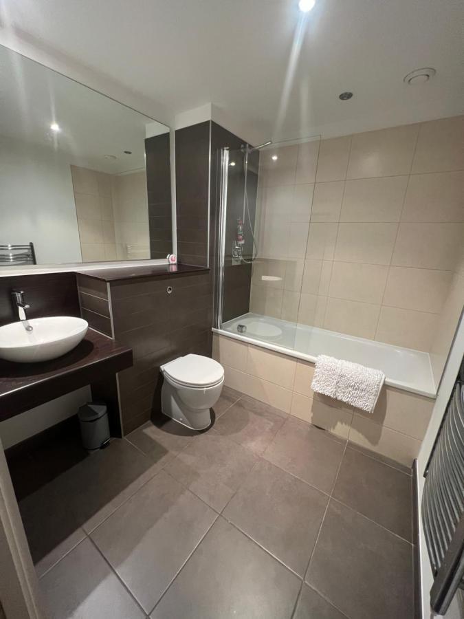 Bigkings Stylish 2 Bedroom Apartment With Free On Street Parking Manchester Exterior foto